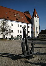 Ingolstadt - Neues Schloss mit Anker am Paradeplatz.jpg