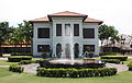 Istana Kampong Glam dengan air mancur di Taman Warisan Melayu