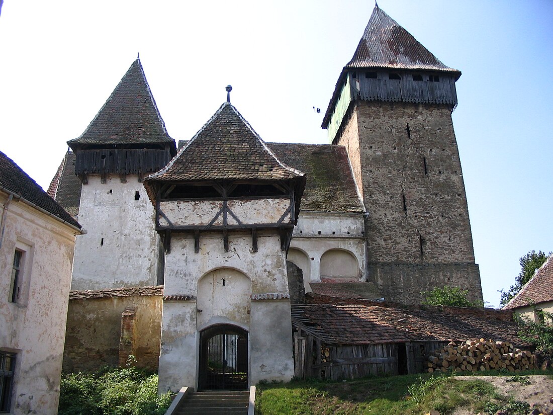 Biserica fortificată din Iacobeni