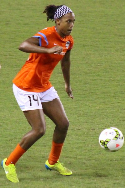 McDonald playing for Houston Dash in 2015