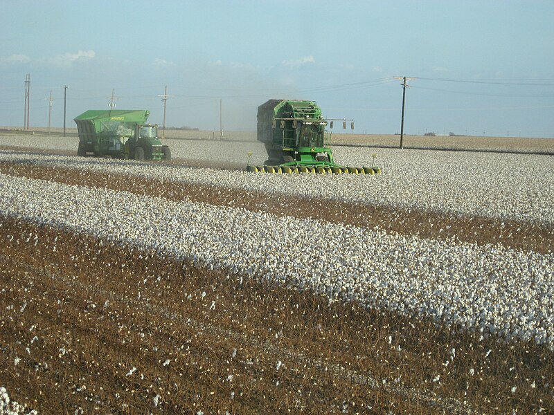 File:John Deere cotton harvester kv10.jpg