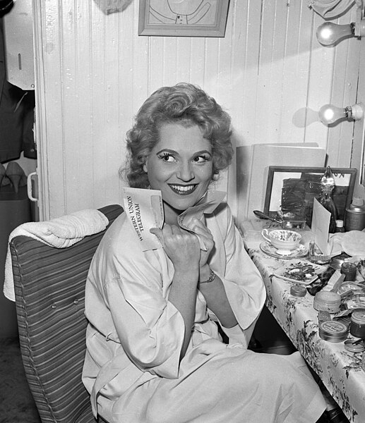 Judy Holliday in her dressing room before the Los Angeles premiere of Bells Are Ringing with the Los Angeles Civic Light Opera (1959)