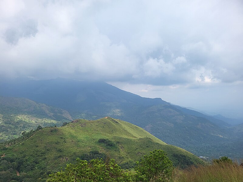 File:Kakkadumpoyil Kurishumala View Point 16.jpg