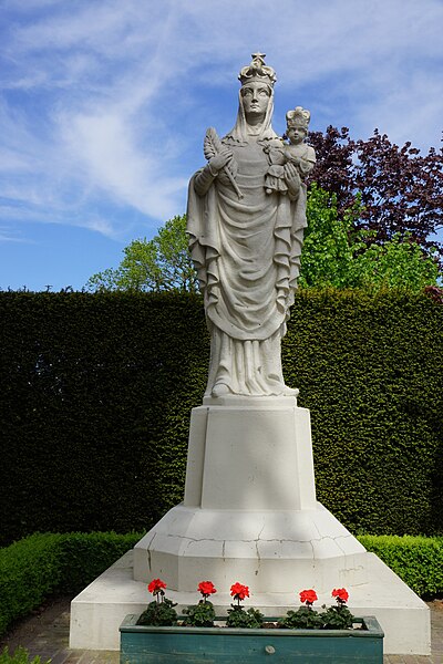 File:Kilder, Maria Koningin van de Vrede bij St. Jan de Doper kerk.jpg