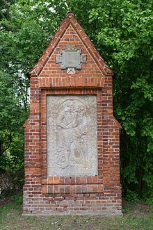 Tombstone of commander Ludwig von der Groeben Klein Nemerow Komturei Relief.jpg