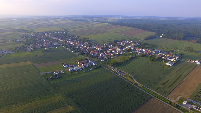 File:Kroatisch Geresdorf (2018).jpg