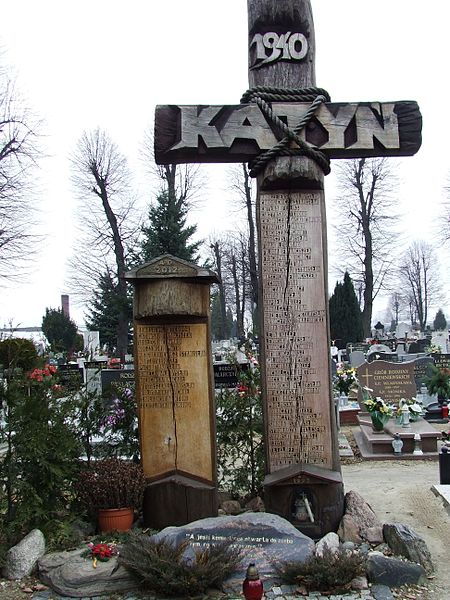 File:Krzyż Katyński w Krotoszynie.JPG