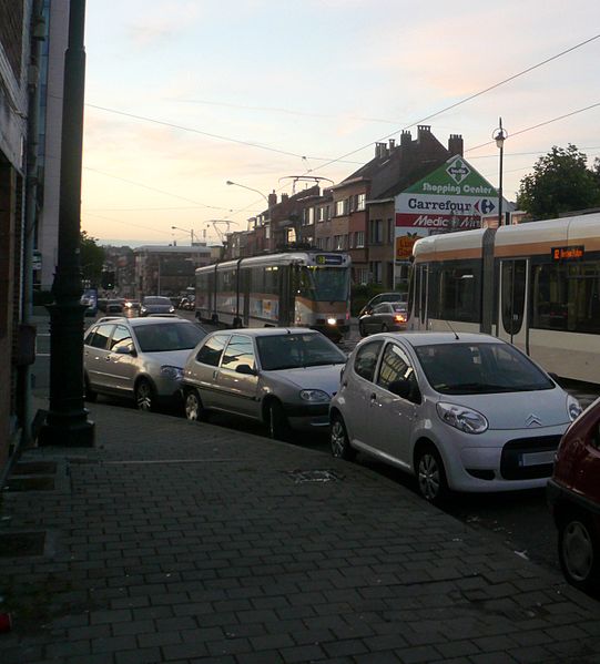 File:L83 PCC7912 Berchem-Shopping.jpg