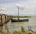 Haven van Laaxum (Laaksum). Vissersboot de HL6 van de gebroeders De Vries.