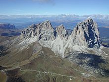 Le versant oriental du groupe du Sassolungo, ou Langkofel.