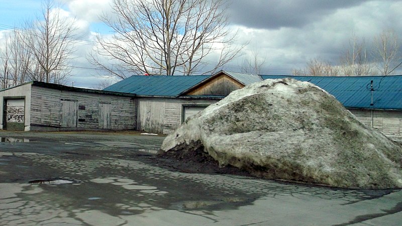 File:Le vieux garage de la 12 em - panoramio.jpg