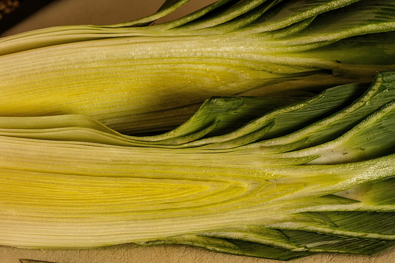 File:Leeks (13998946535).jpg