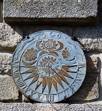 Vertical sundial (1560) in Locronan, Finistère (France)