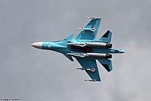 Un Su-34 al MAKS 2015, visto dal basso.