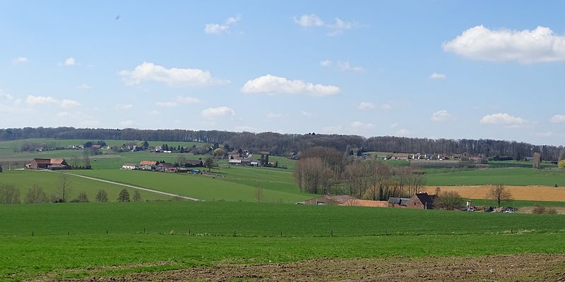 File:Mainvault (Ath) - Triptyque des Monts et Châteaux, étape 3, 5 avril 2015 (A04).JPG