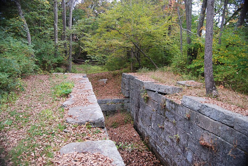 File:Millville Lock remains, October 2007.jpg