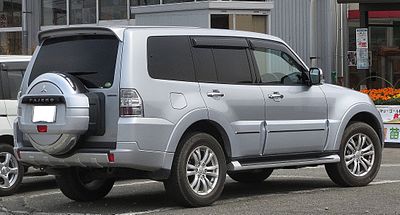 Mitsubishi Pajero Super Exceed (first facelift)