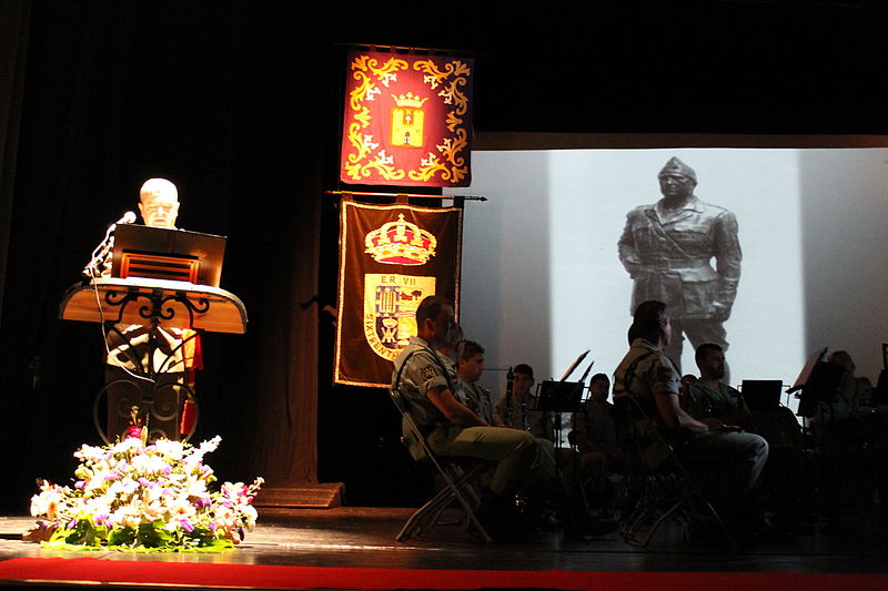 File:Momento del pregon patriotico impartido por el GB D. Anonio Ruiz Benitez.JPG