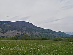 Vue d'ensemble de la montagne d'Uriol depuis le Serf de Vif.
