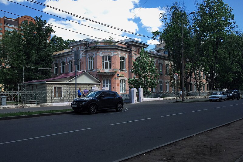 File:Moscow, Korolenko 3K2, former Coronation Hospice (31393573215).jpg