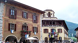 Municipio - Piazza Giovanni Paolo II - Borno (Foto Luca Giarelli).jpg