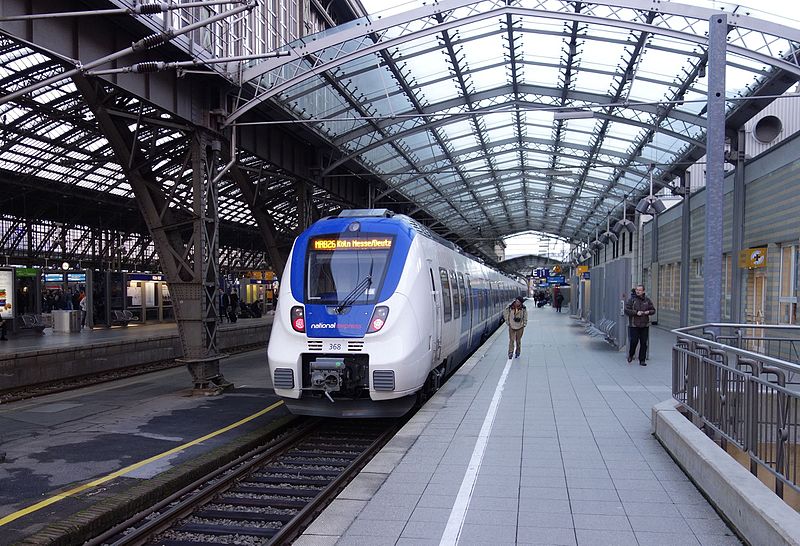 File:NEX 368 + 868 Köln Hauptbahnhof 2015-11-26.JPG