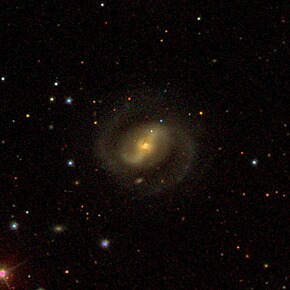 NGC 561 na snímku SDSS