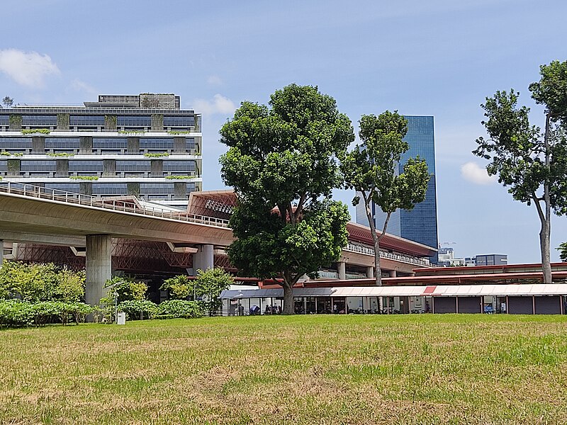 File:NS1 EW24 Jurong East MRT exterior close up 20200918 141808.jpg