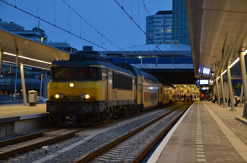 File:NS 1734 + DDAR 7344, Utrecht Centraal (16448081999).jpg