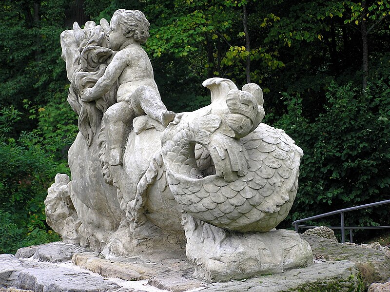 File:Neptunbrunnen Fantaisie 6.JPG