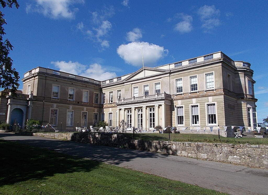 Small picture of Northwood House courtesy of Wikimedia Commons contributors