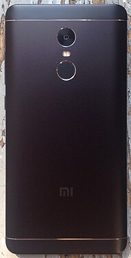 Задня частина чорного Redmi Note 4X