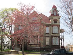 Ole K. Roe House front 1.JPG