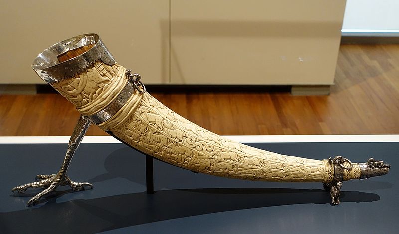 File:Oliphant, Sicily, 12th century AD, mounts added in England, 17th century AD, carved ivory with silver mounts, view 1 - Aga Khan Museum - Toronto, Canada - DSC06328.jpg