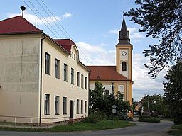 Opatovice - kostel a škola.jpg