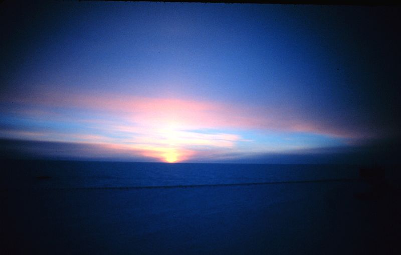 File:Optical effect march sunset - NOAA.jpg