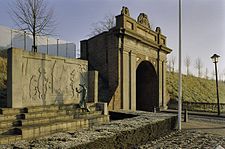 Gentschepôorte mè 't monument van Reynaert de Vos