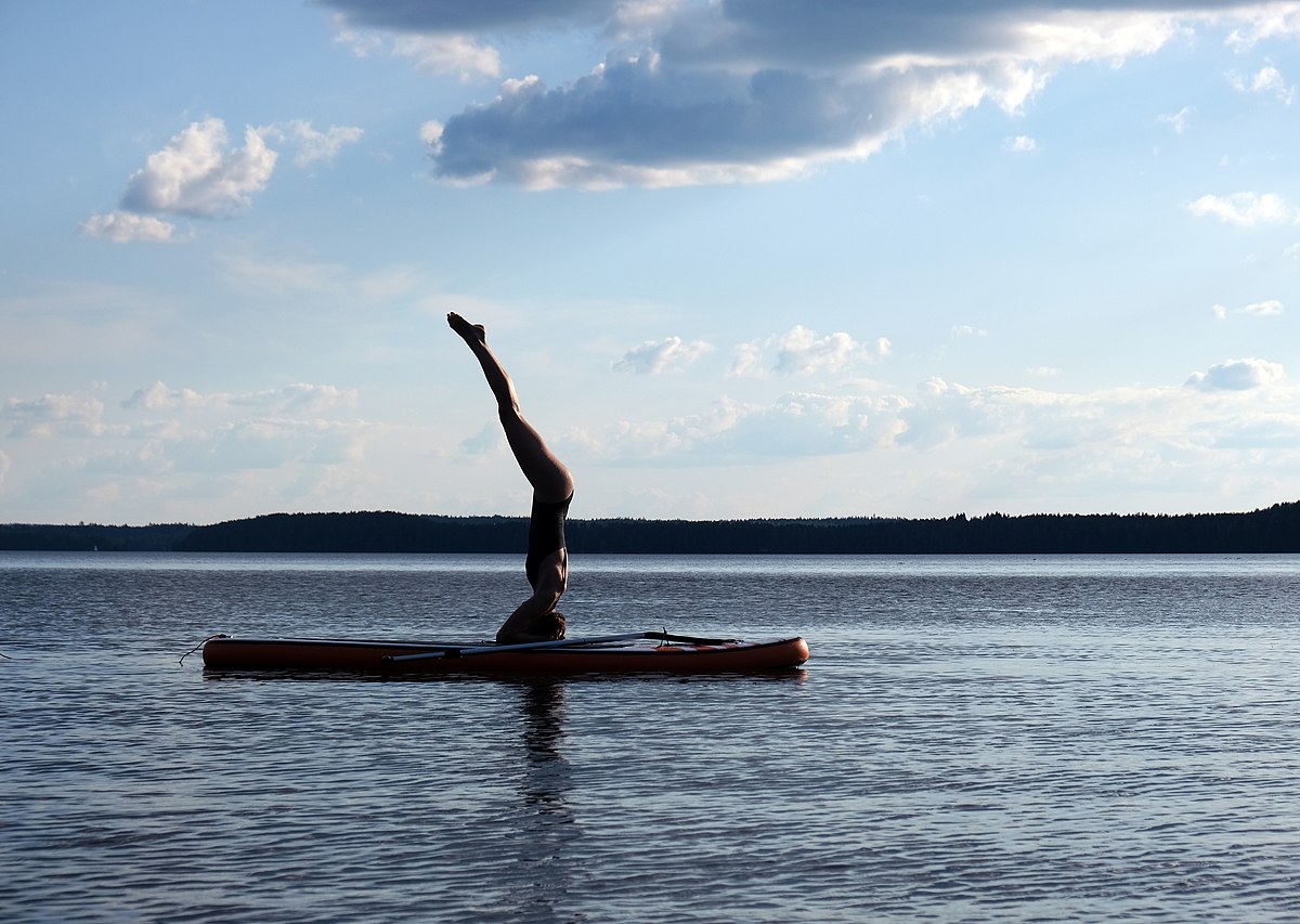 Paddleboard Yoga - Wikipedia