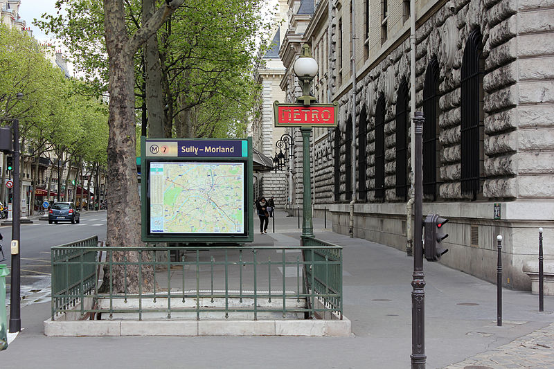 File:Paris Metro 7 Sully-Morland Eingang.JPG