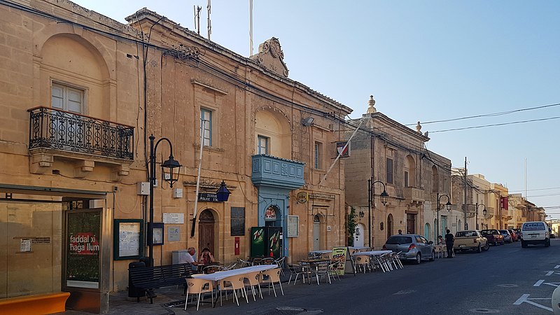 File:Parish Centre, Żebbuġ, Gozo 001.jpg