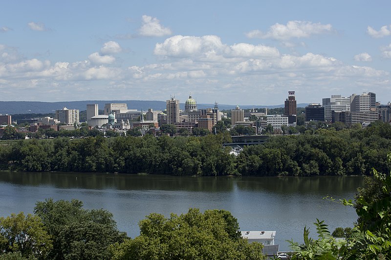 File:Pennsylvania State Capitol in Summer (25861211645).jpg