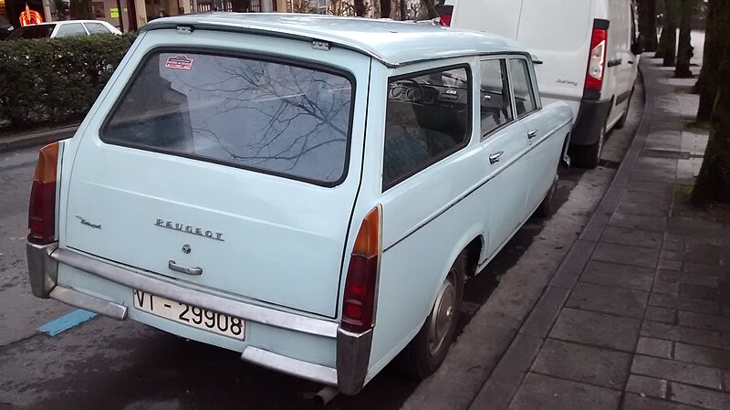 File:Peugeot 404, Irun, Spain. (16153690638).jpg