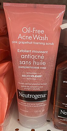 The version of the pink grapefruit "Oil-Free Acne Wash" available in Quebec, Canada. Photo of Neutrogena Pink Grapefruit Wash and Scrub.jpg