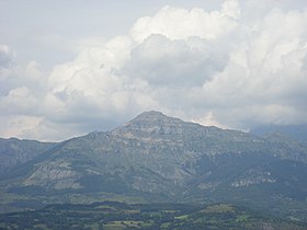 Vista del pico Queyrel desde el campo de golf Gap-Bayard.