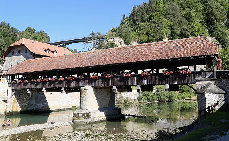 File:Pont de Berne Fribourg-1.jpg