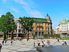 Avenue Svobody (de la liberté) et le Musée d’ethnographie et d’artisanat de Lviv.