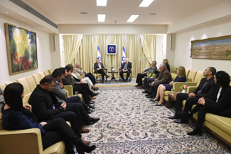 File:Reuven Rivlin in a meeting with the staff of the Ziv Medical Center in Safed, December 2017 (0948).jpg