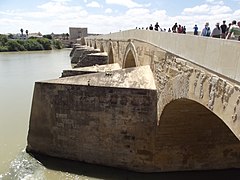 Roman Bridge - Calle Ronda de Isasa, Cordoba (14584110028).jpg