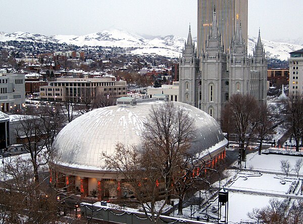 The exterior of the Tabernacle in December 2008