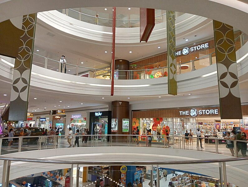 File:SM City Bacoor Interior, Cavite, Apr 2024.jpg